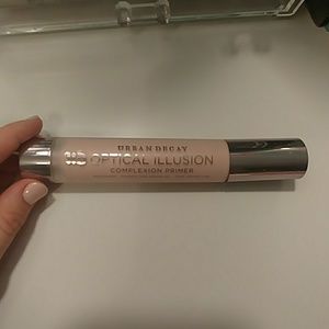 Urban Decay's Optical Illusion Complexion Primer